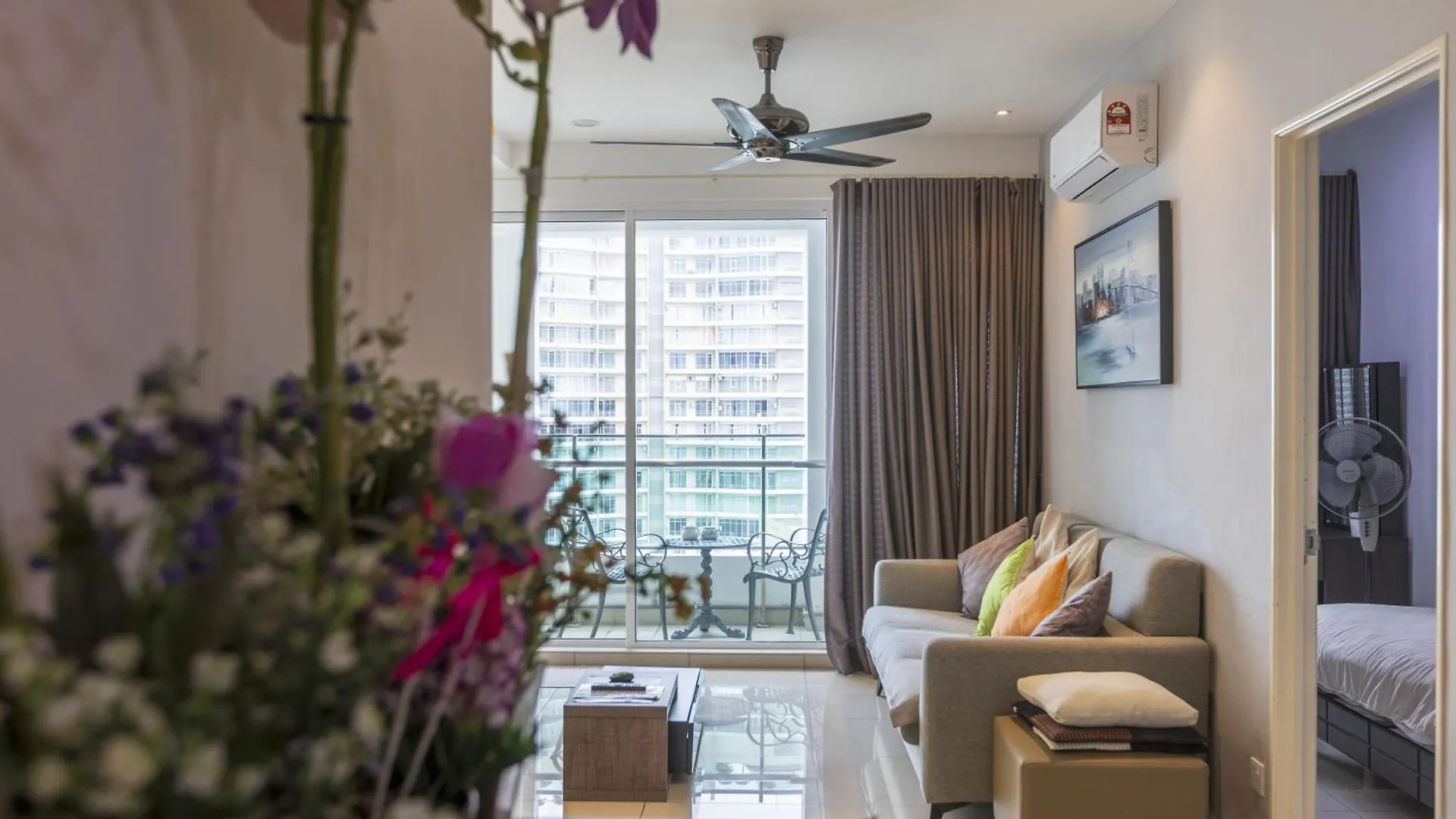 Apartment Sky Suites George Town